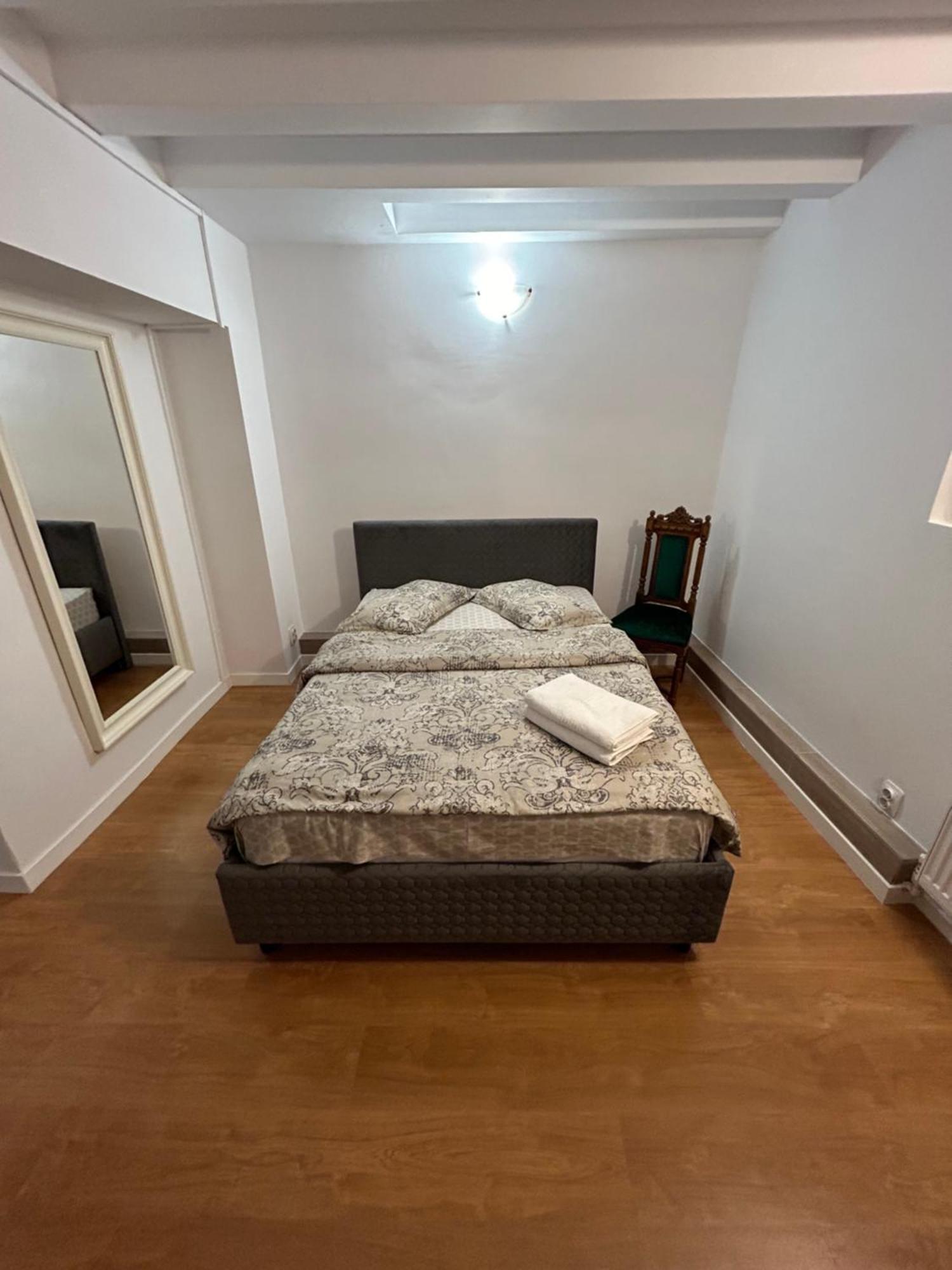 Romana Boutique Bukarest Exteriör bild
